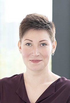 Frau  Sarah Herbertz